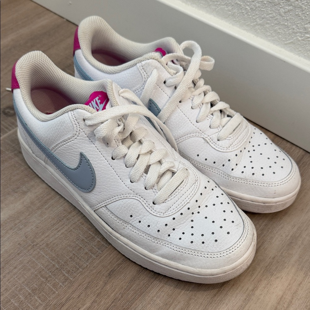 Nike Women's White and Pink Sneakers
